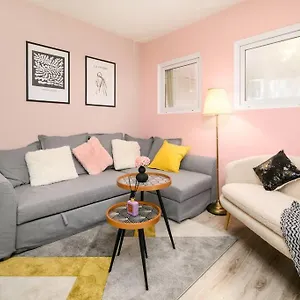 B104 - Liberty Bridge Lovely With Free Parking Apartament
